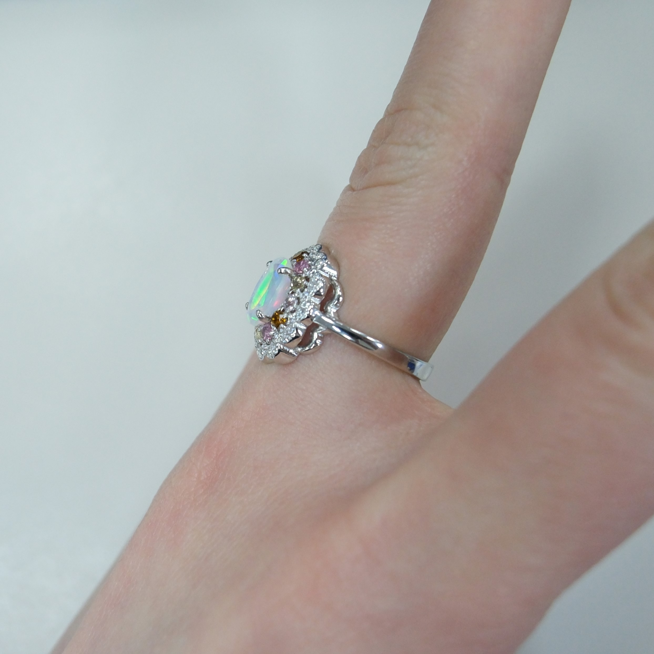 Серебряное кольцо с опалом